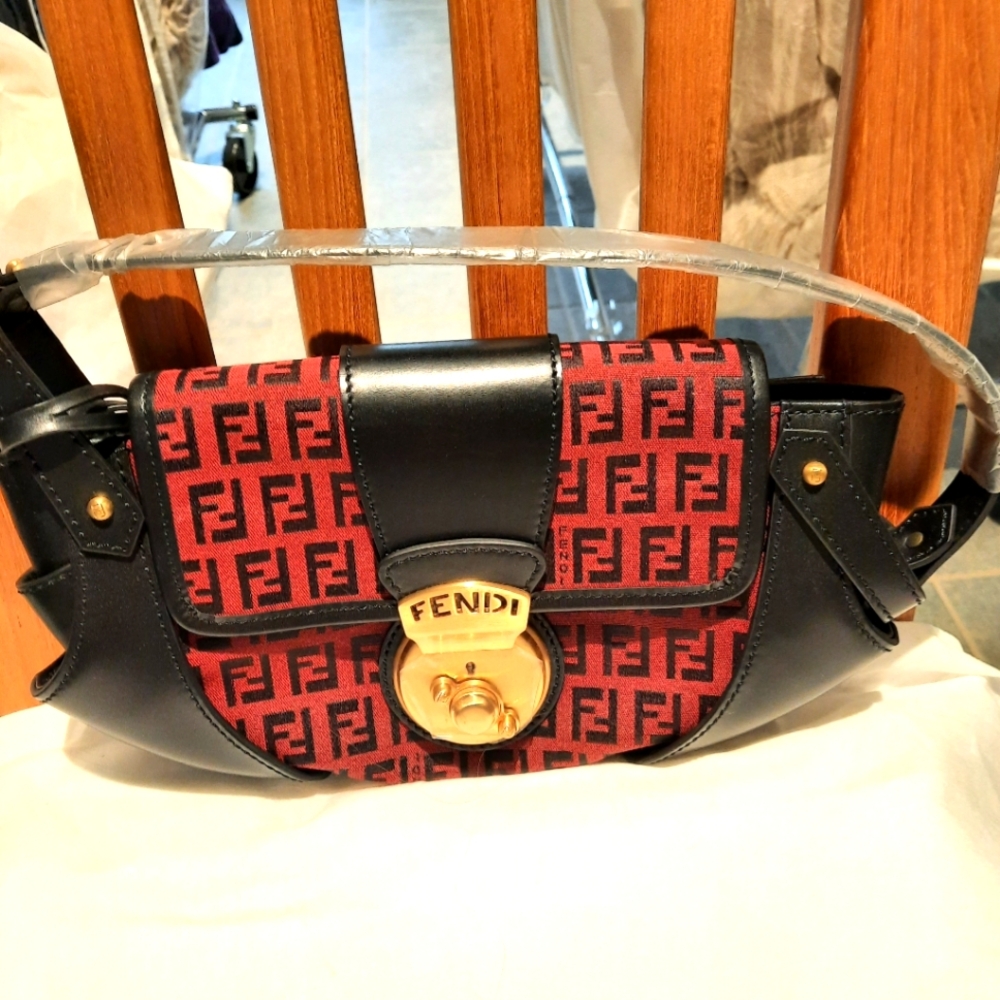 NEW Fendi Purse